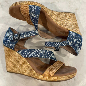 TOMS Women's Size 7.5 Wedge Heel Ankle Strap Sandal Espadrille Rafia Blue Batik